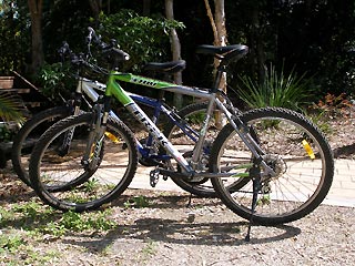 Enjoy a day on the PLANULA mountainbikes - The centre of Byron is an easy 10 minute cycle away